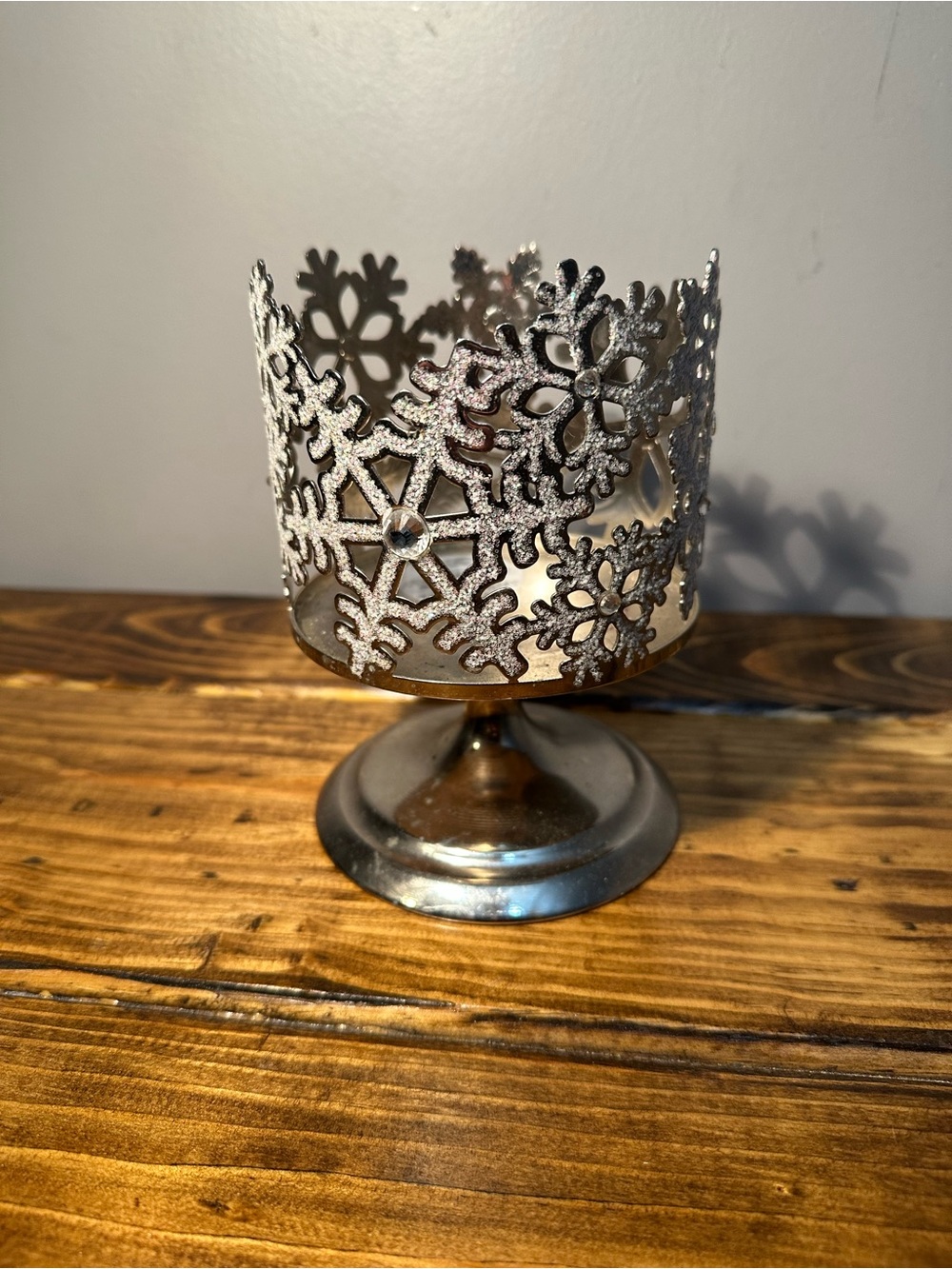 Bath & Body Works Silver  Snowflake Pedestal 3-Wick Candle Holder 6" Tall - Picture 5 of 5
